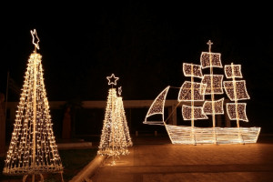 xmass_boat_public_560X374